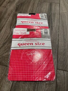 Daysheer Queen Size Sheer Stockings -  Suntan and Black